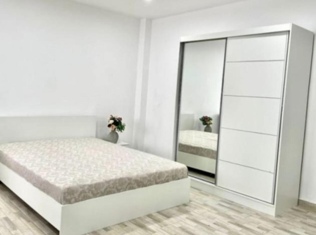 Apartament 3 Cam Grand Arena Bucureşti Eksteriør bilde